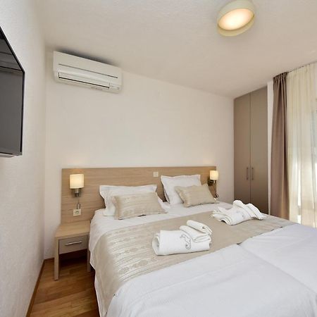 Appartement In Olive Garden à Starigrad Paklenica Extérieur photo