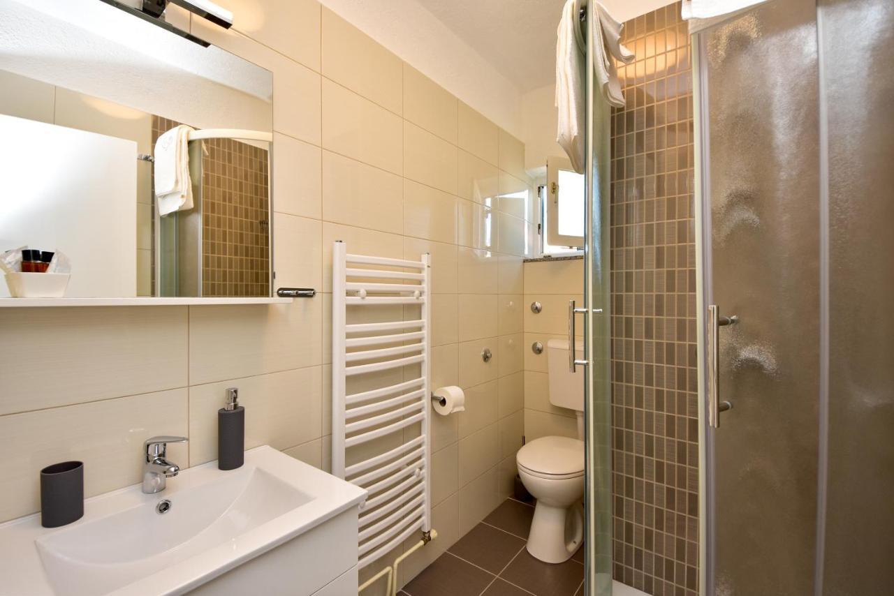 Appartement In Olive Garden à Starigrad Paklenica Extérieur photo