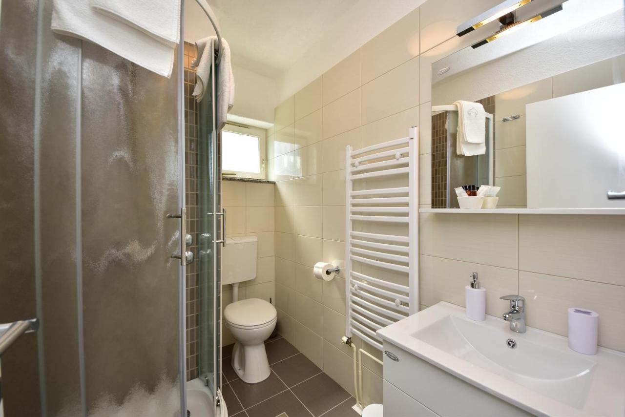 Appartement In Olive Garden à Starigrad Paklenica Extérieur photo