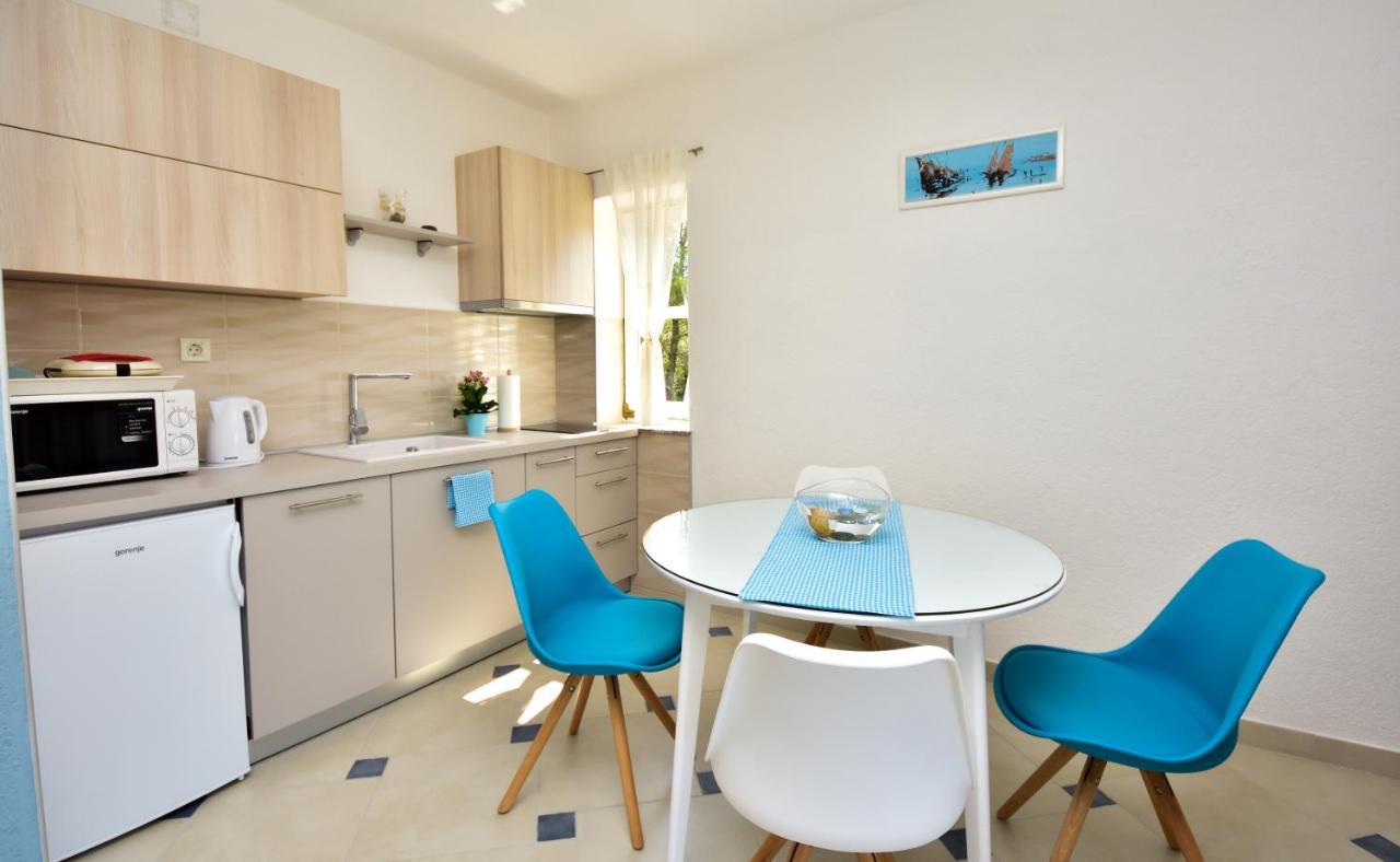 Appartement In Olive Garden à Starigrad Paklenica Extérieur photo